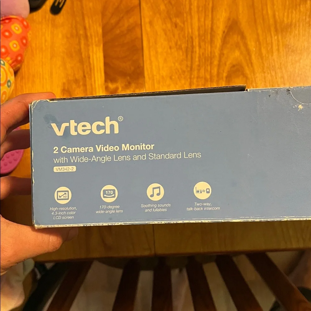 2-Camera Video Monitor in White and Gray - Panoramic View